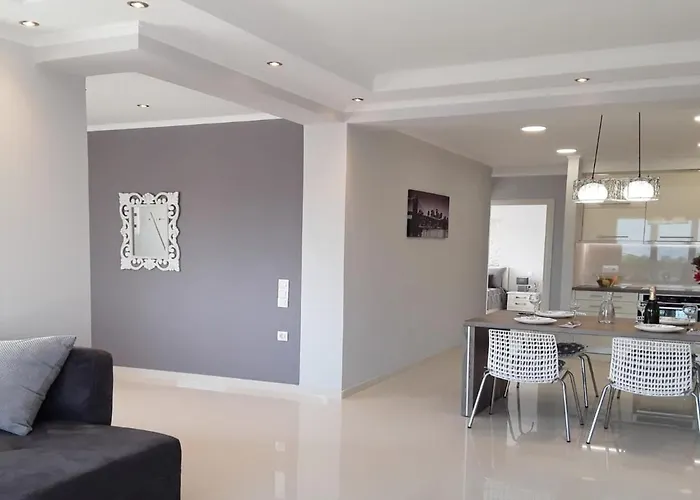 Sunshine 3 With Sea View *