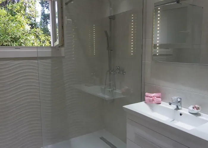 Sunshine 3 With Sea View *