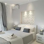 Sunshine 3 With Sea View בית נופש