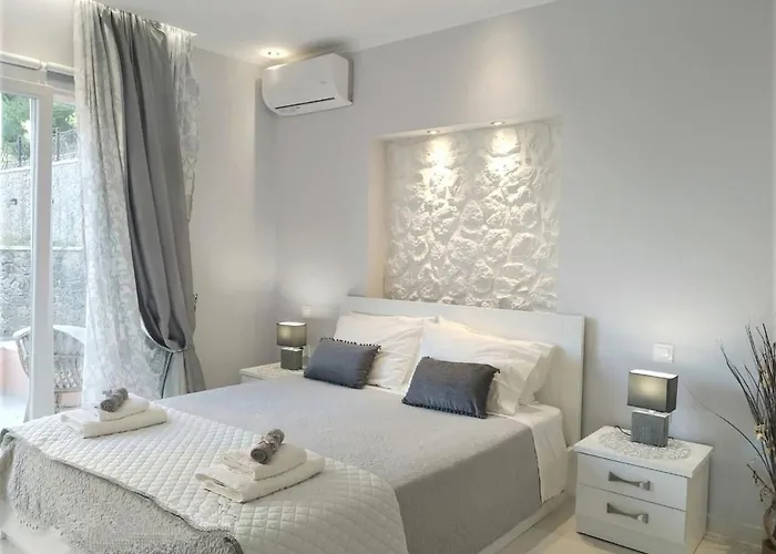 Sunshine 3 With Sea View Holiday home