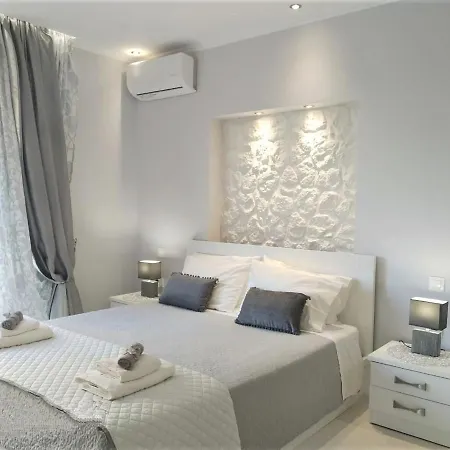 Sunshine 3 With Sea View Holiday home